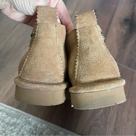 BearPaw tan leather chukka ankle boots, size 10 - Picture 6 of 8